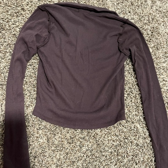 Brown low cut top - Picture 2 of 2